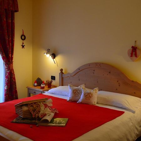 Hotel Garni Carpe Diem Vigo di Fassa Ruang foto