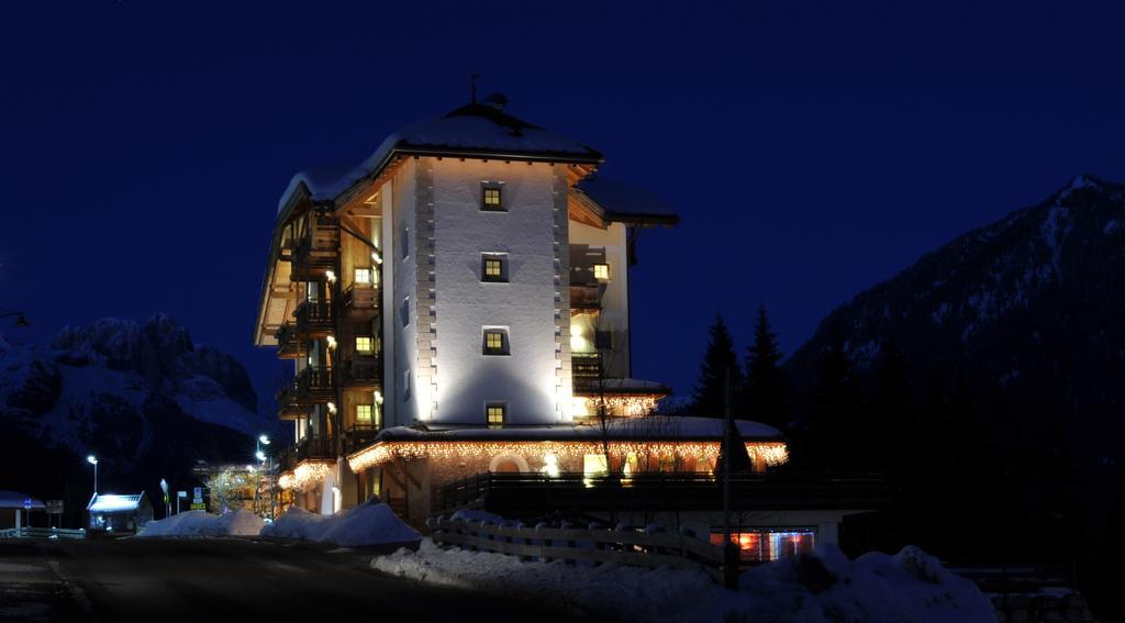 Hotel Garni Carpe Diem Vigo di Fassa Bagian luar foto