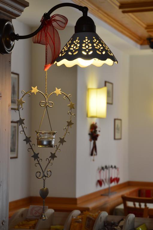 Hotel Garni Carpe Diem Vigo di Fassa Bagian luar foto