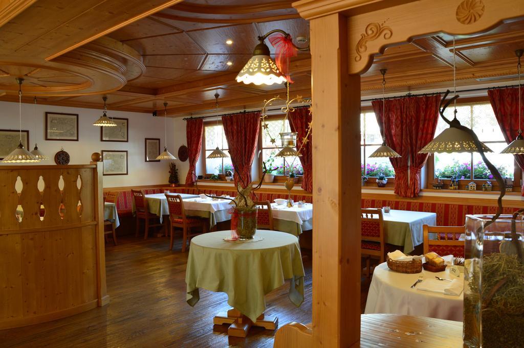 Hotel Garni Carpe Diem Vigo di Fassa Bagian luar foto