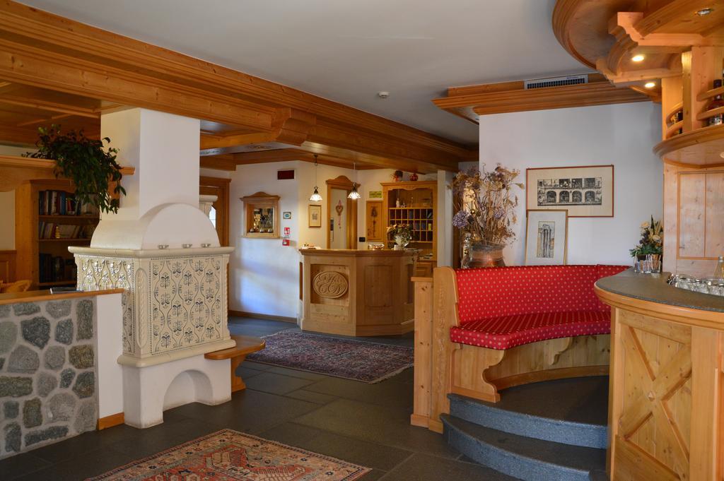 Hotel Garni Carpe Diem Vigo di Fassa Bagian luar foto