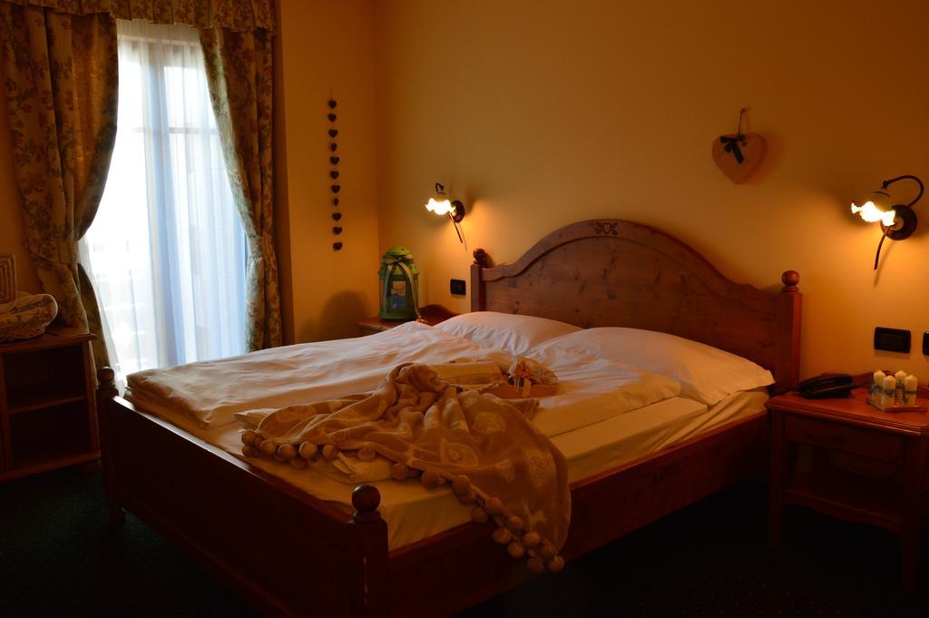 Hotel Garni Carpe Diem Vigo di Fassa Ruang foto