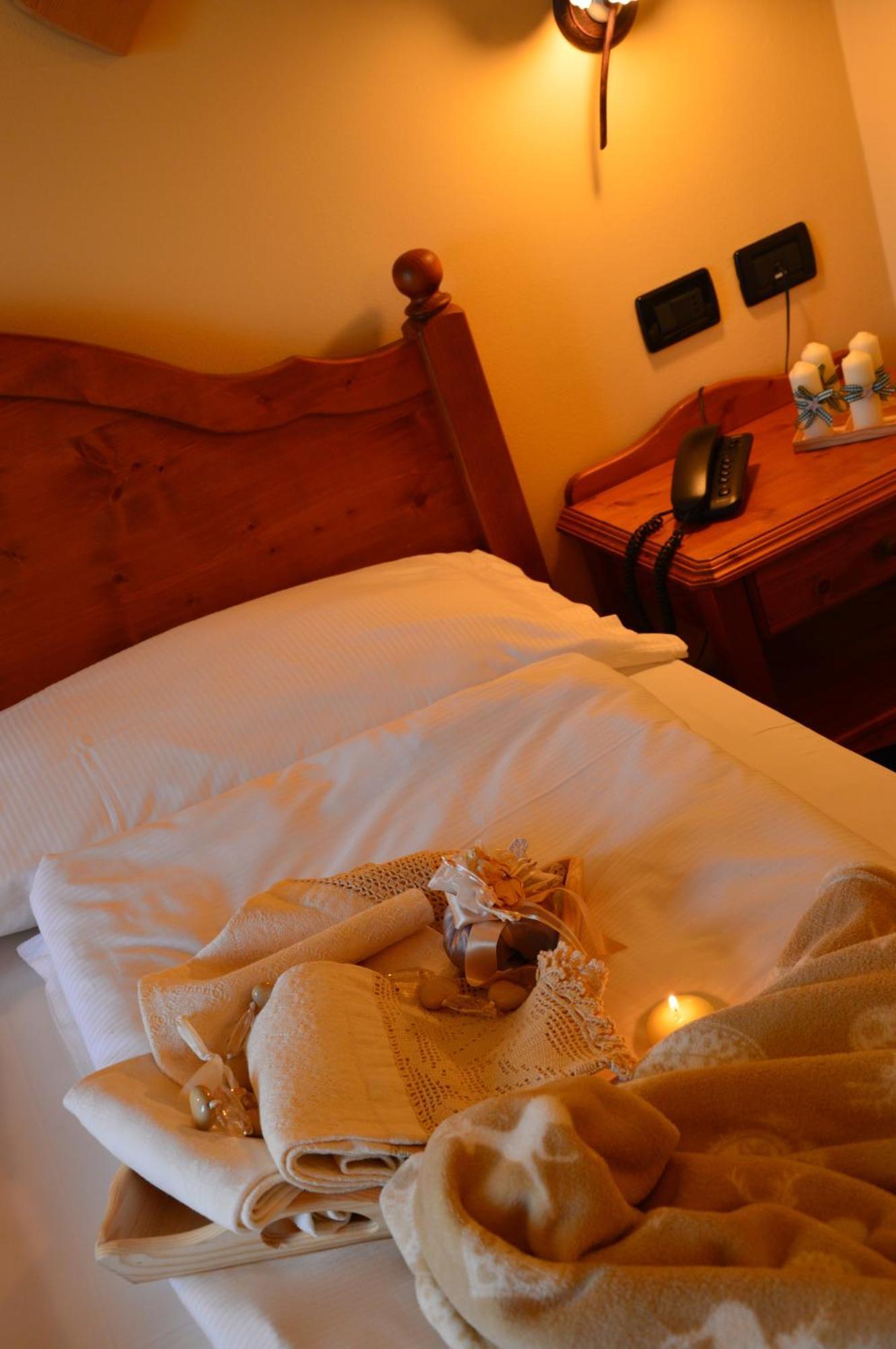 Hotel Garni Carpe Diem Vigo di Fassa Ruang foto