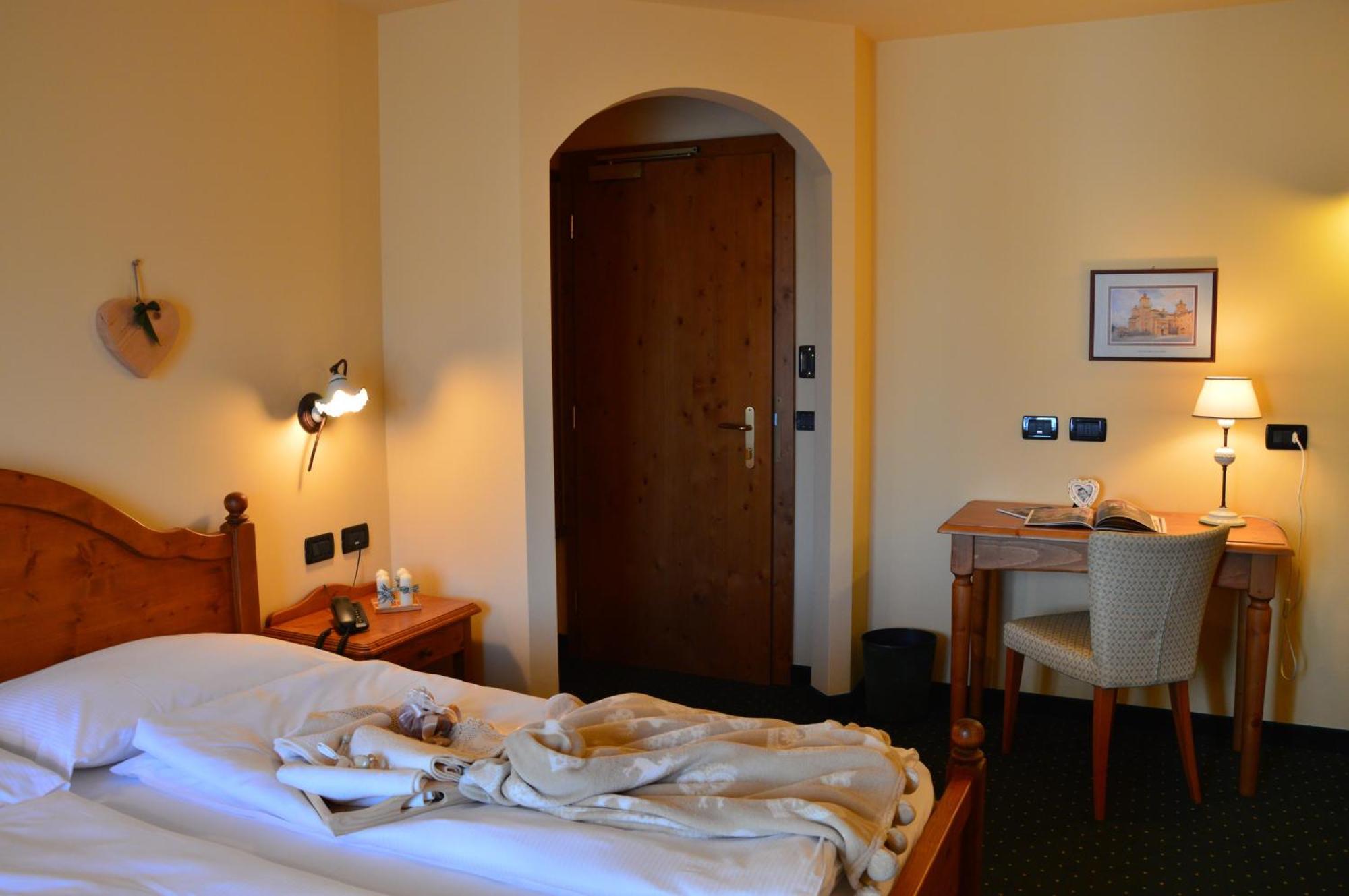 Hotel Garni Carpe Diem Vigo di Fassa Ruang foto