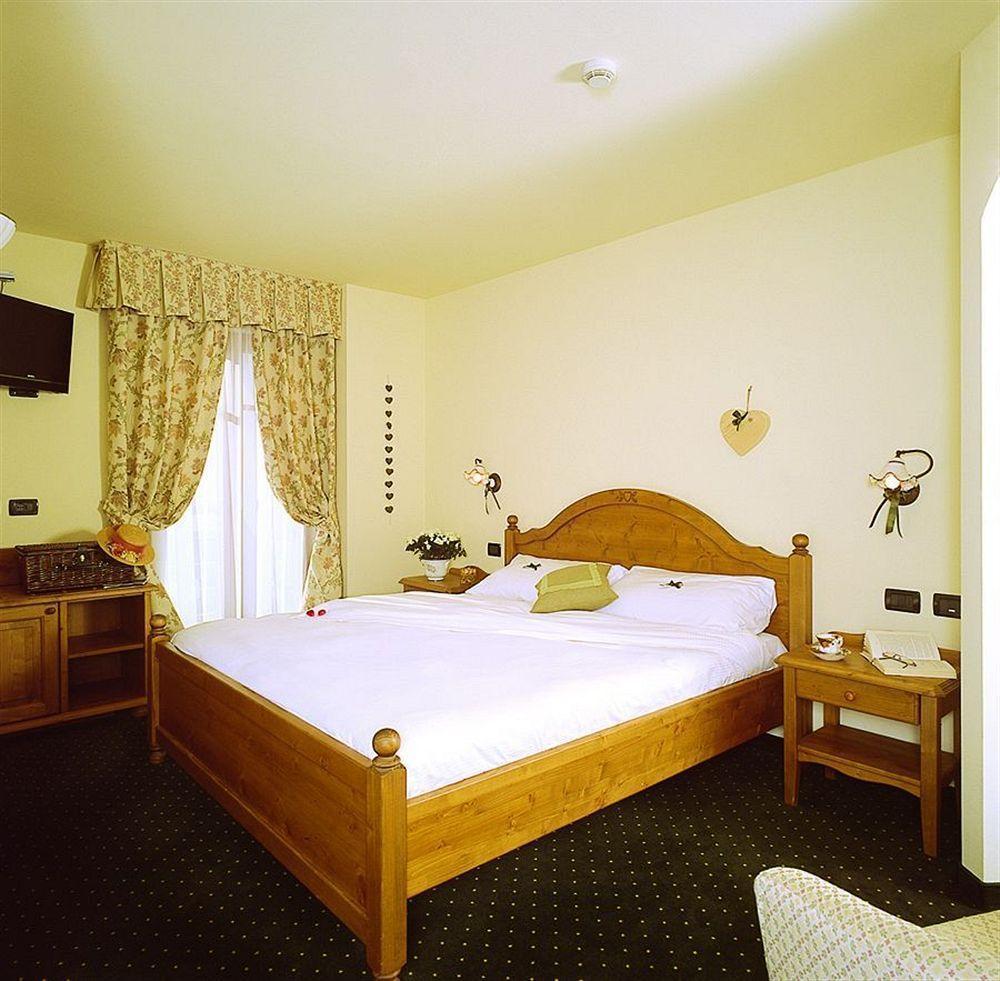 Hotel Garni Carpe Diem Vigo di Fassa Bagian luar foto