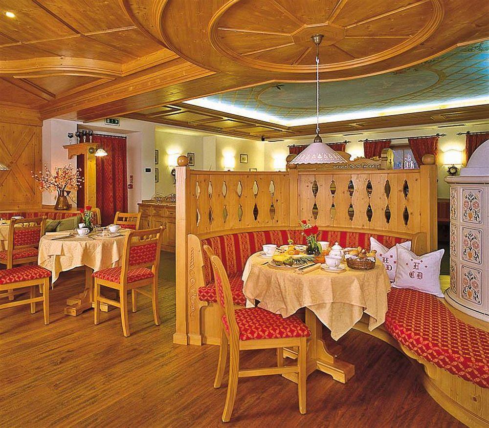 Hotel Garni Carpe Diem Vigo di Fassa Bagian luar foto