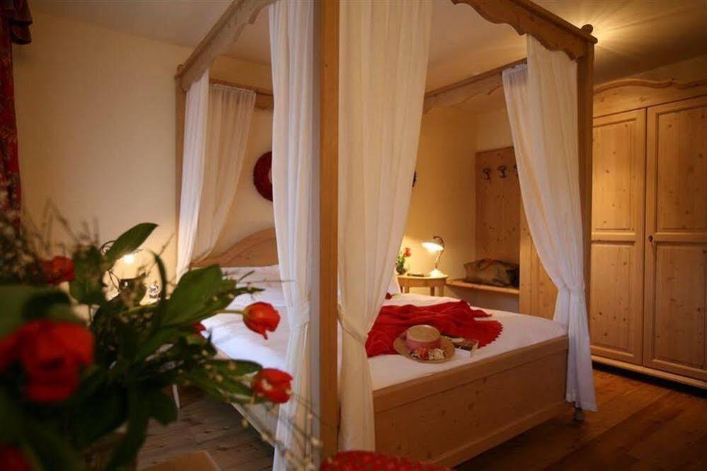 Hotel Garni Carpe Diem Vigo di Fassa Bagian luar foto